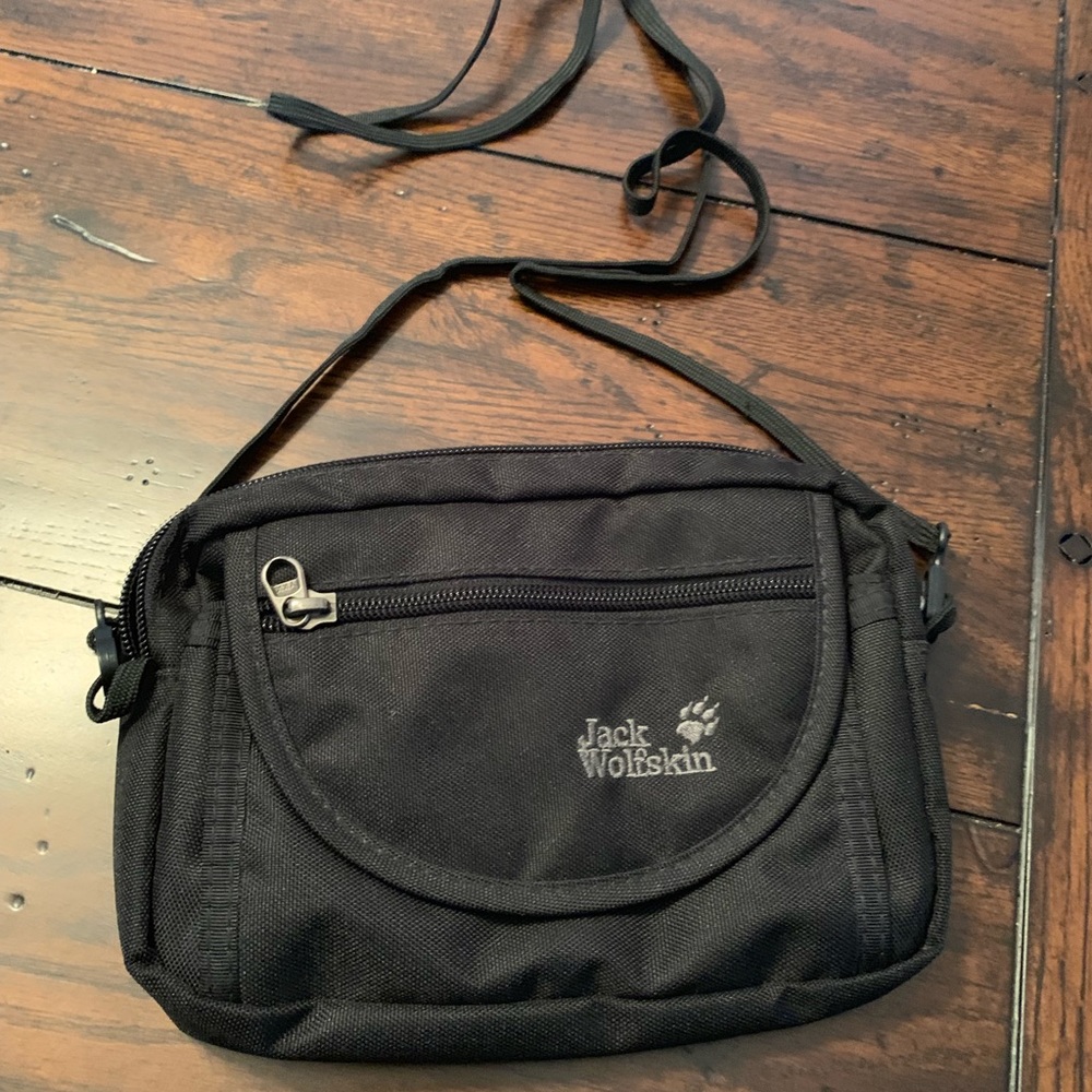 Jack Wolfskin travel bag